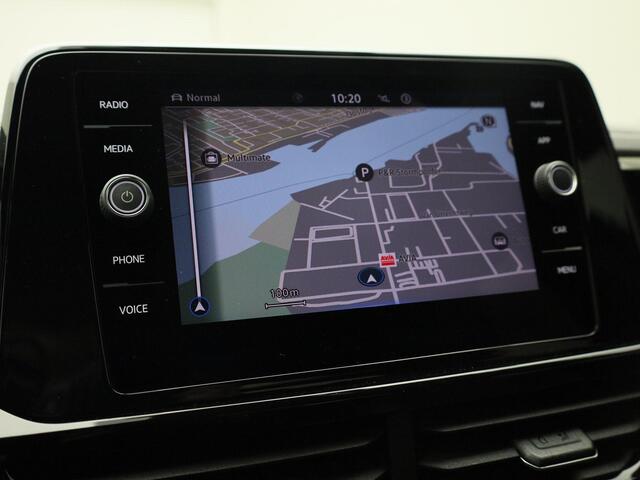 Volkswagen T-Roc 1.5TSI/150PK R-Line Black Style DSG · Panoramadak · Apple/Android Car Play · Camera · Navigatie · Elektrische kofferbak · 19'' velgen ·