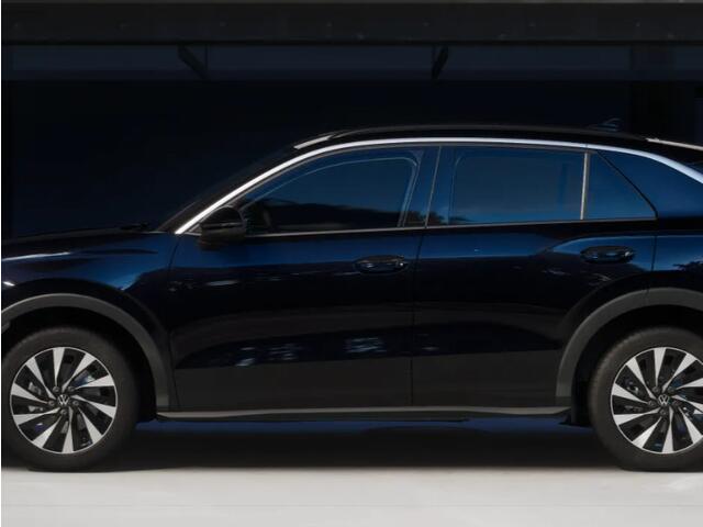 Volkswagen T-Roc Life First Edition 1.5 eTSI 85 kW / 116 PK SUV 7 v