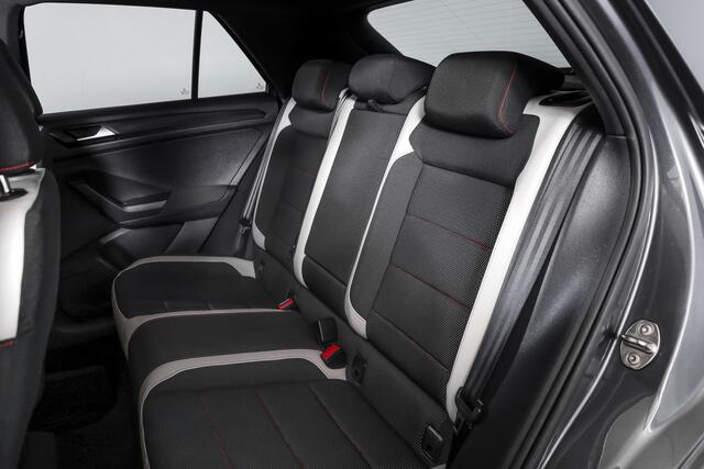 Volkswagen T-Roc 2.0 TSI 190 PK 4Motion Sport - Automaat Orig. NL | S/K-Panodak | Adapt. Cruise | Stoelverw. | PDC | NAV + App. Connect | ECC | Afn. Trekhaak | DAB | LM 17" |