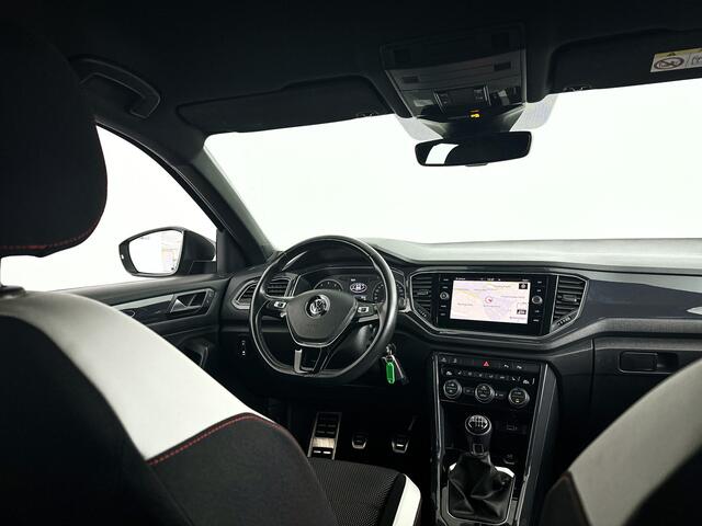 Volkswagen T-Roc 1.5 TSI Sport R-line | Parkeercamera | Stoelverwarming