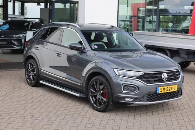 Volkswagen T-Roc 1.5 TSI Sport 110KW-150PK, trekhaak, Sportplus pakket, Executive pakket, Winterpakket met stoel verwarming, All season banden, 18 inch Wielen, side steps, Privacy glass