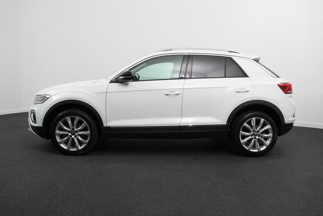 Volkswagen T-Roc 1.5 TSI 150pk DSG Style | two tone | Navigatie | Apple Carplay/Android Auto | Parkeersensoren | Camera | Adaptive Cruise Control | Blind Spot Assist | Park Assist | Stoel- en stuurverwarming | Elektrische achterklep | LED-koplampen