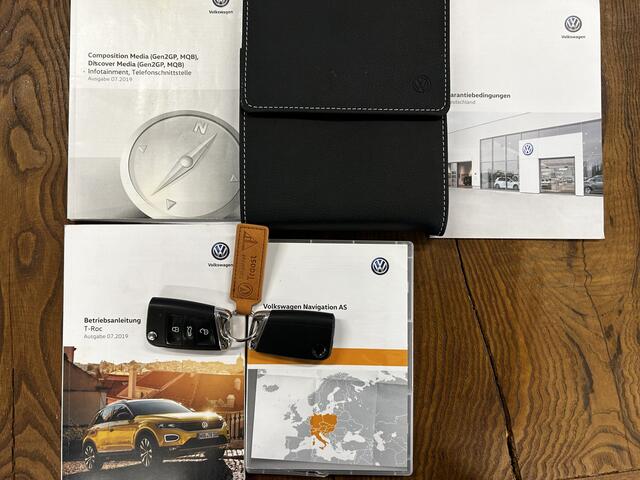 Volkswagen T-Roc 2.0 TSI 4Motion R 300PK | Panoramadak | Akraprovic | Beats | Keyless | Lederen bekleding | Adaptieve cruise control | Lane assist | Achteruitrijcamera | Dodehoeksdetectie | Adaptief onderstel | Apple carplay | Stoelverwarming | Elek. kofferklep