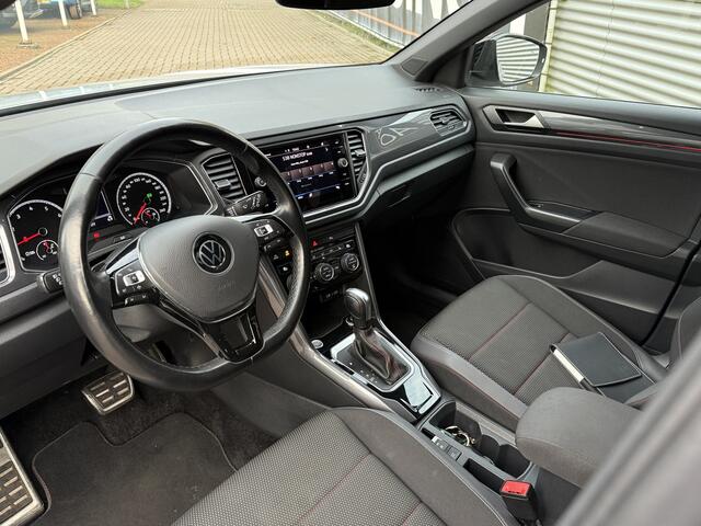 Volkswagen T-Roc 1.5 TSI Sport Automaat!! | Stoel/Stuurverwarming | Navi | Camera | PDC V+A | Led Koplampen | RIJKLAARPRIJS INCL 12 MAANDEN GARANTIE EN BEURT