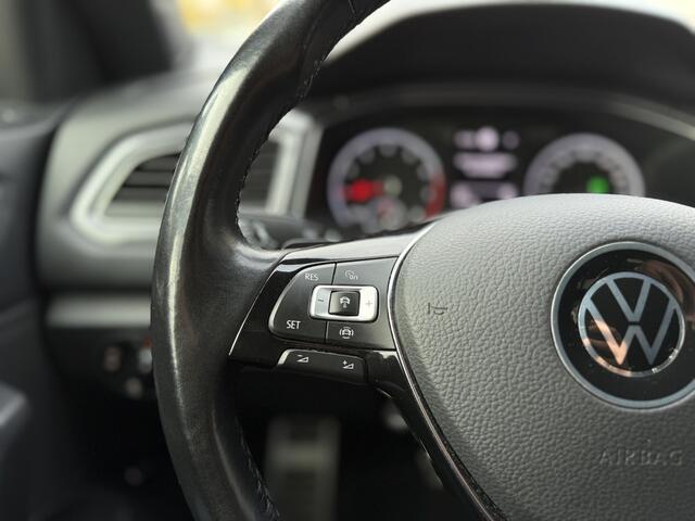 Volkswagen T-Roc 1.5 TSI Sport Automaat!! | Stoel/Stuurverwarming | Navi | Camera | PDC V+A | Led Koplampen | RIJKLAARPRIJS INCL 12 MAANDEN GARANTIE EN BEURT