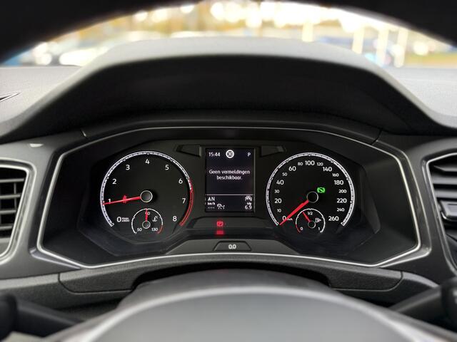 Volkswagen T-Roc 1.5 TSI Sport Automaat!! | Stoel/Stuurverwarming | Navi | Camera | PDC V+A | Led Koplampen | RIJKLAARPRIJS INCL 12 MAANDEN GARANTIE EN BEURT
