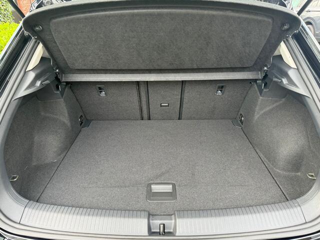 Volkswagen T-Roc 1.5 TSI Style navi, camera, pdc, sportvelgen