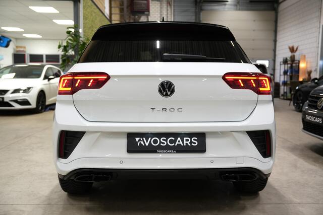 Volkswagen T-Roc 1.5 TSI R-Line * Pano - Trekhaak - IQ Light - Keyless - Beats - Camera - ACC *