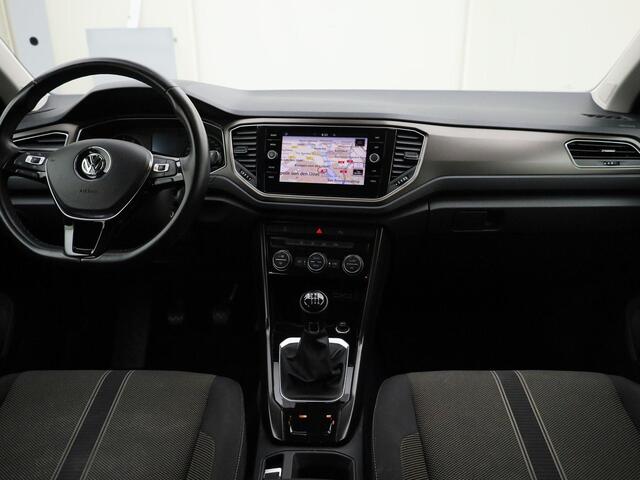 Volkswagen T-Roc 1.0TSI/115PK Style · Navigatie · Parkeersensoren · Apple/Android Car Play ·