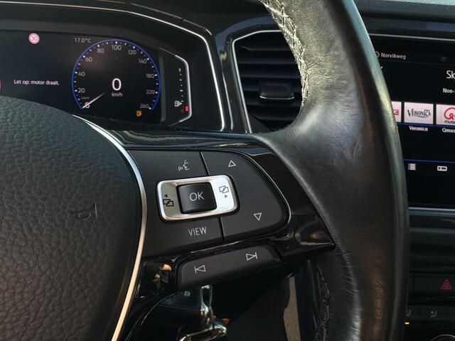 Volkswagen T-Roc 1.5 TSI Sport GRATIS Afleverpakket! Trekhaak | Adaptive Cruise | Digitale Dashboard