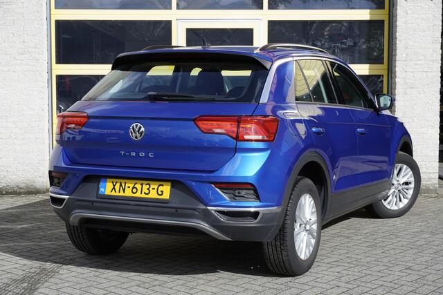 Volkswagen T-Roc 1.5 TSI 150PK! Style BJ2019 Lmv 16" | Led | Pdc | Airco | Cruise control | Trekhaak | Getint glas