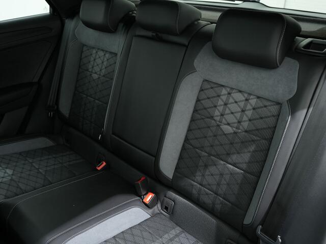 Volkswagen T-Roc 1.5 TSI R-LINE 150PK BLACK EDITION DSG | Panoramadak | LED Matrix | El. achterklep