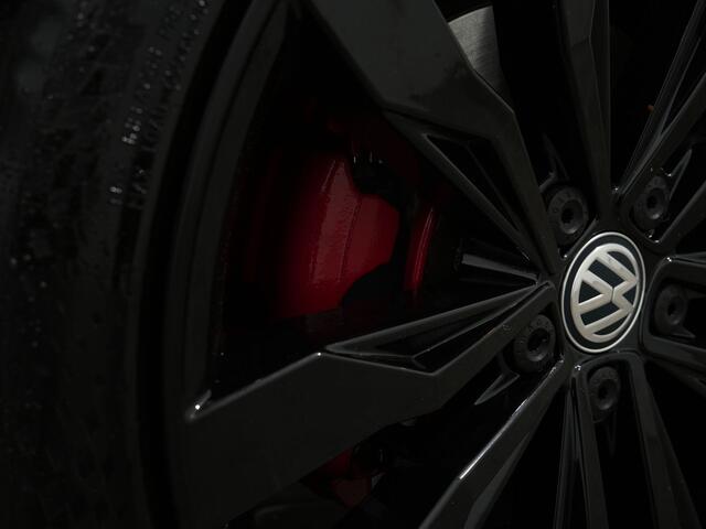 Volkswagen T-Roc 1.5 TSI 150PK STYLE BLACK PACK DSG | Navi | Camera | 19 inch | Zeer Mooi!