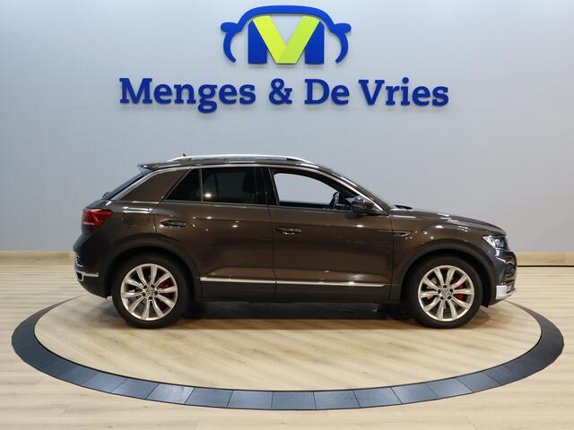 Volkswagen T-Roc 2.0 TSI 4Motion Sport Airco ECC | Virtual | Stoel\Stuur Verwarming | Trekhaak | Camera | Apple Carplay | Sfeer | Isofix