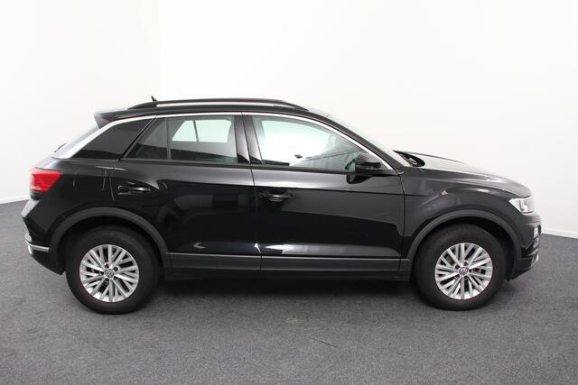 Volkswagen T-Roc 1.5 TSI DSG Style | Navigatie | Climate Control | Adatieve Cruise Control | Electrische achterklep | Stuurwielverwarming | Camera | Parkeer Sensoren