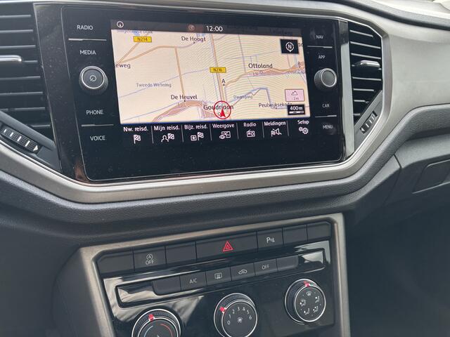 Volkswagen T-Roc 1.5 TSI Style Automaat Trekhaak / Navigatie / Carplay