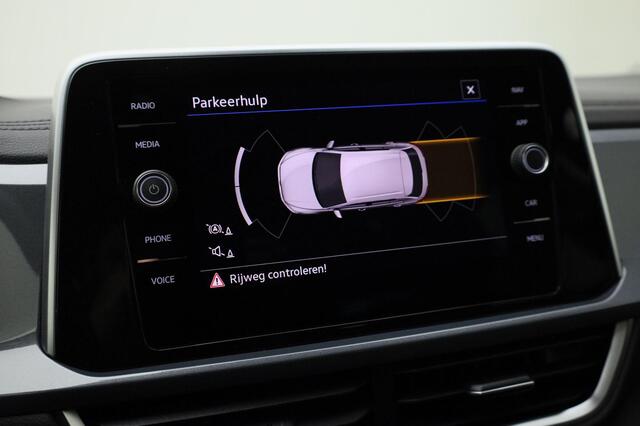 Volkswagen T-Roc 1.5TSI/150PK Style DSG · Navigatie · Apple/Android · Trekhaak · Garantie tot januari 2027