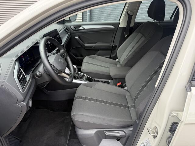 Volkswagen T-Roc Life 1e eigen 150pk Ascot grijs (krijt kleur)