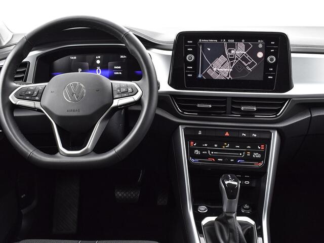 Volkswagen T-Roc 1.5 TSI 150pk DSG Life Edition · Apple/Android Car Play · Camera · Keyless · Navigatie · P-Sensoren · Park Assist · 17'' Inch · Garantie t/m Februari 2027