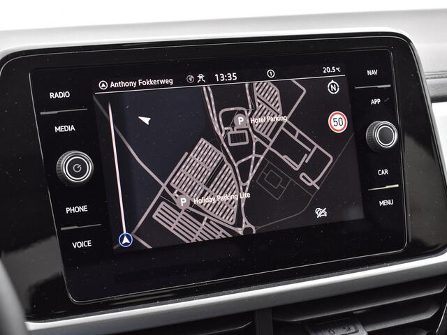 Volkswagen T-Roc 1.5 TSI 150pk DSG Life Edition · Apple/Android Car Play · Camera · Keyless · Navigatie · P-Sensoren · Park Assist · 17'' Inch · Garantie t/m Februari 2027