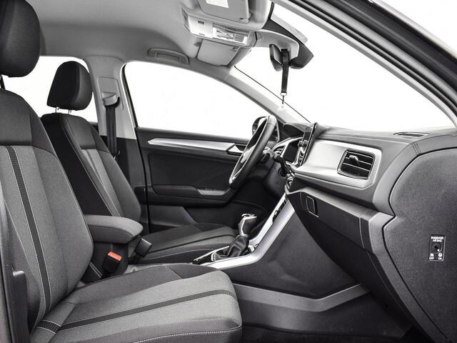 Volkswagen T-Roc 1.5 TSI 150pk DSG Life Edition · Apple/Android Car Play · Camera · Keyless · Navigatie · P-Sensoren · Park Assist · 17'' Inch · Garantie t/m Februari 2027