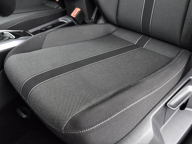 Volkswagen T-Roc 1.5 TSI 150pk DSG Life Edition · Apple/Android Car Play · Camera · Keyless · Navigatie · P-Sensoren · Park Assist · 17'' Inch · Garantie t/m Februari 2027