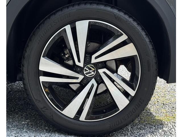 Volkswagen T-Roc 1.5 TSI 150pk DSG R-Line (Camera,IQ,Virtual,Lane,Side)