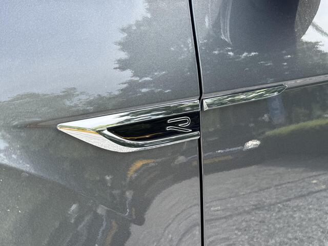 Volkswagen T-Roc 1.5 TSI 150pk DSG R-Line (Camera,IQ,Virtual,Lane,Side)