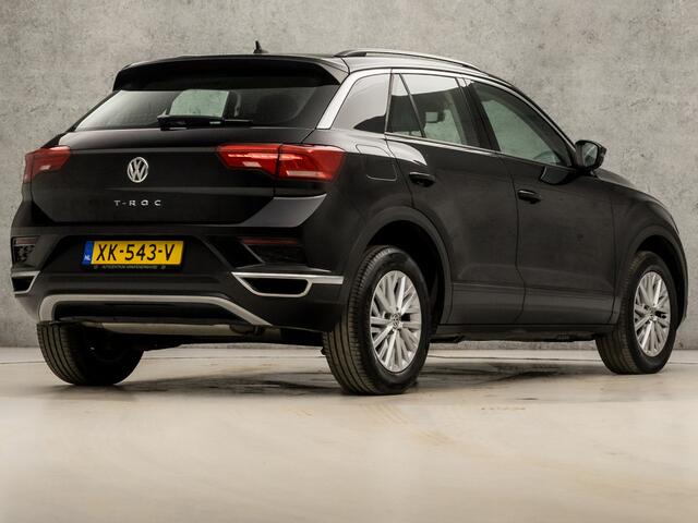 Volkswagen T-Roc 1.5 TSI Sport 150Pk Automaat (APPLE CARPLAY, GROOT NAVI, CLIMATE, SPORTSTOELEN, ADAPTIVE CRUISE, PARKEERSENSOREN, NIEUWE APK, NIEUWSTAAT)