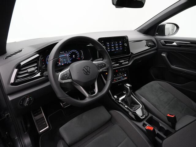Volkswagen T-Roc 1.5 TSI 150 pk DSG R-Line Edition | Panoramadak | Trekhaak | IQ Light | Achteruitrijcamera | Navigatie | Stoelverwarming