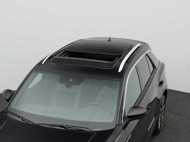 Volkswagen T-Roc 1.5 TSI 150 pk DSG Sport Business R / R-Line | Panoramadak | Trekhaak | Achteruitrijcamera | Stoelverwarming | Navigatie