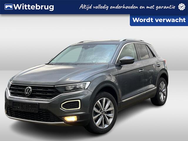 Volkswagen T-Roc 1.5 TSI DSG Style / Panorama dak / Virtual cockpit / Led verlichting / Navigatie / Achteruitrij camera