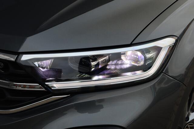 Volkswagen T-Roc 1.0 TSI R-Line | ACC | Trekhaak | Camera |