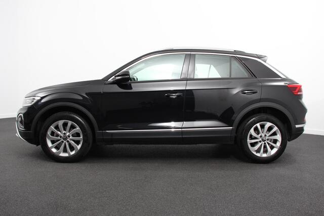Volkswagen T-Roc 1.5 TSI 150pk DSG Style | Navigatie | Apple Carplay/Android Auto | Parkeersensoren | Camera | Adaptive Cruise Control | Park Assist | Stoel- en stuurverwarming | Elektrische achterklep | LED-koplampen | Getinte ramen