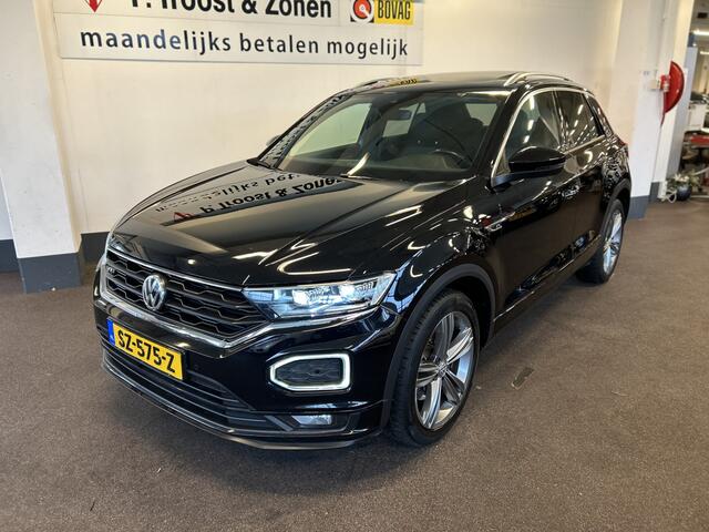 Volkswagen T-Roc 1.5 TSI 3X R-Line Automaat | Panoramadak | Achteruitrijcamera | Digital dashboard | Adaptieve cruise control | Nederlands geleverd | Apple carplay | Climate control | Stoelverwarming