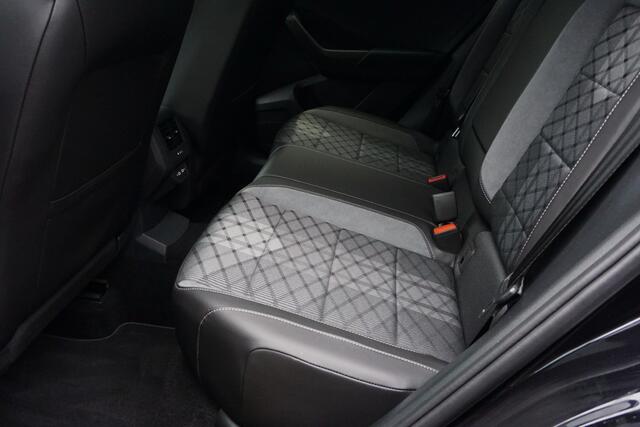 Volkswagen T-Roc 1.5 TSI R-Line Business Panodak/Black-pakket/19 Inch!