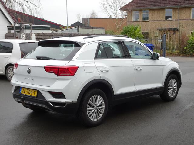 Volkswagen T-Roc 1.5 TSI Style Airco, navigatie, carplay, trekhaak, licht metalen velgen, parkeersensoren, automaat, enz.