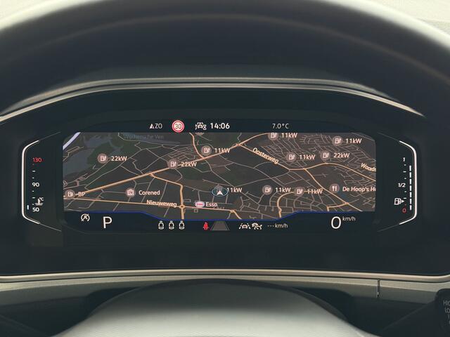 Volkswagen T-Roc 1.5 TSI 150PK EVO ADAP.CRUISE LED VIR.COCKPIT STOEL/.VERW. CAMERA TREKHAAK LMV 03.2025 HALF LEDER DODE.HOEK.DET "Volkswagen rijden begint bij Topautos.nl - 75 topmodellen direct op voorraad!"