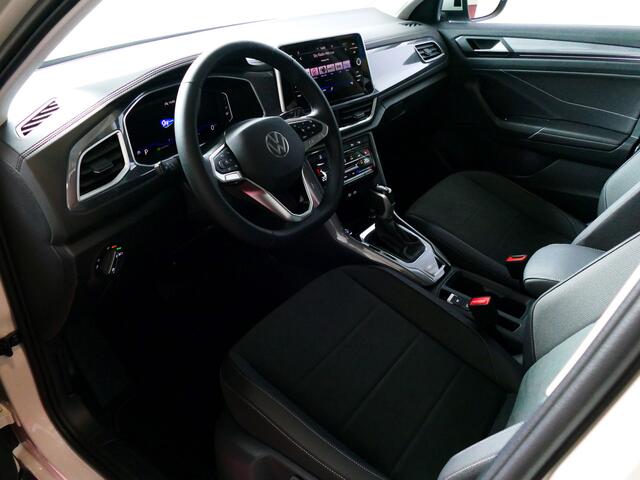 Volkswagen T-Roc 1.5 TSI 150PK STYLE PLUS BI-TONE ZWART DAK/SPIEGELS ALCANTARA IQ. ELEK.KLEP ADAP.CRUISE VIR.COCKPIT CAMERA STOEL/STUUR VERW. 17''LMV 06/2024