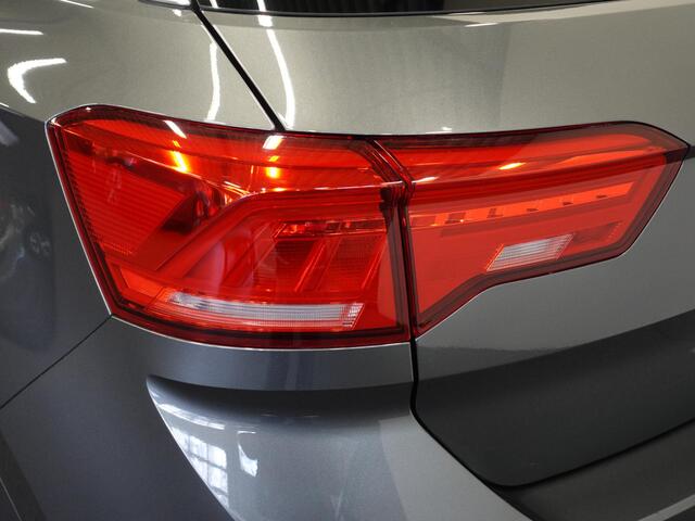 Volkswagen T-Roc 1.5 TSI DSG Active | Navigatie | Climate Control | Lane Assist | DAB | Parkeersensoren | Lichtmetalen Velgen | Privacy Glass