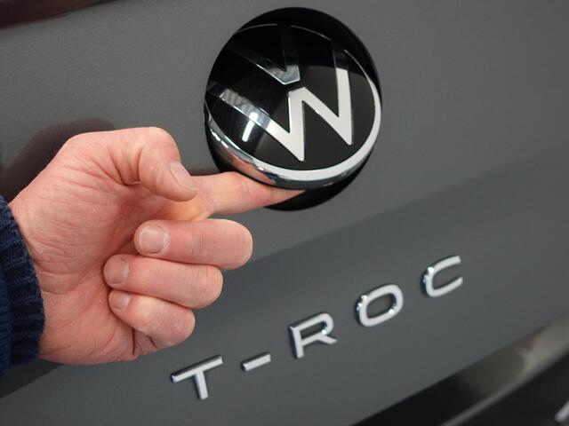 Volkswagen T-Roc 1.5 TSI DSG Active | Navigatie | Climate Control | Lane Assist | DAB | Parkeersensoren | Lichtmetalen Velgen | Privacy Glass