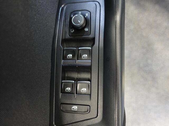 Volkswagen T-Roc 1.5 TSI DSG Active | Navigatie | Climate Control | Lane Assist | DAB | Parkeersensoren | Lichtmetalen Velgen | Privacy Glass