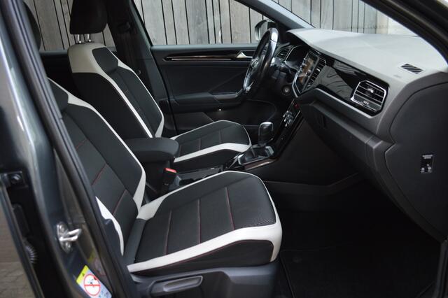 Volkswagen T-Roc 1.5 TSI Sport DSG Led Navi Acc Afn.trekh Pdc
