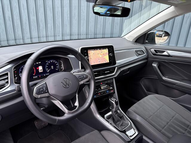 Volkswagen T-Roc 1.5 TSI Life Edition | IQ Light | Trekhaak afnb. | Navi | Stoelverw. | Prijs Rijklaar!!