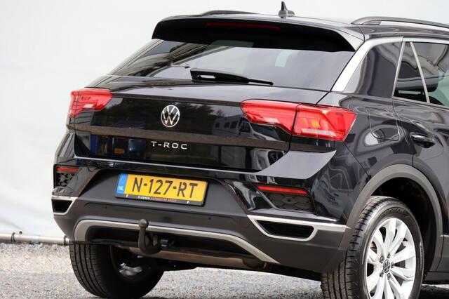 Volkswagen T-Roc 1.0 TSI Style - 110 pk **Active info / Trekhaak / Navi / ACC