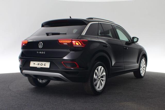 Volkswagen T-Roc Life Edition 1.0 TSI 85 kW / 116 pk | LED | Camera | Trekhaak | Park Assist | Keyless | 17 inch