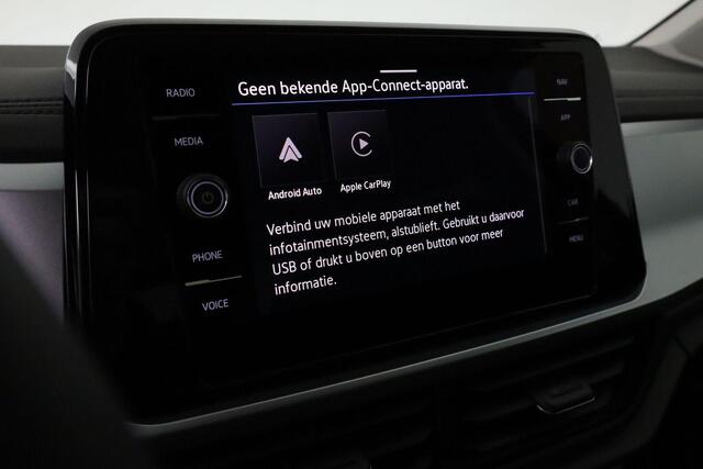 Volkswagen T-Roc Life Edition 1.0 TSI 85 kW / 116 pk | LED | Camera | Trekhaak | Park Assist | Keyless | 17 inch