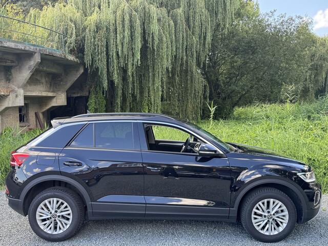 Volkswagen T-Roc TSI 115PK LIFE NAVI/PDC/CARPLAY