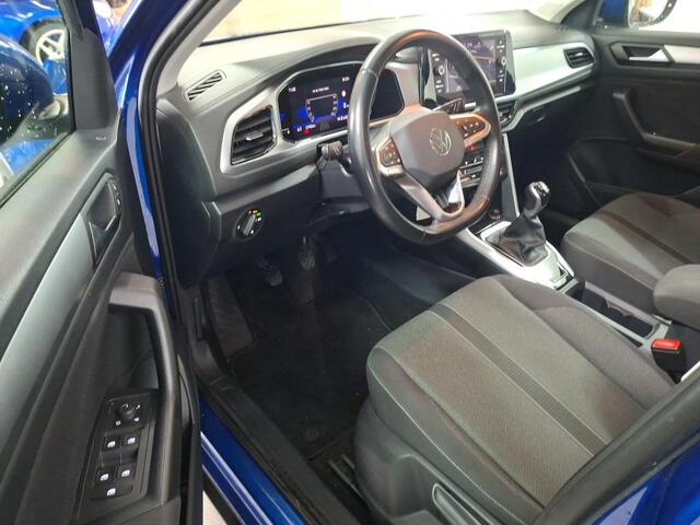 Volkswagen T-Roc 1.0 TSI Life Business Navigatie / Parkeersensoren / Trekhaak afneembaar / App-connect / Digital Cockpit