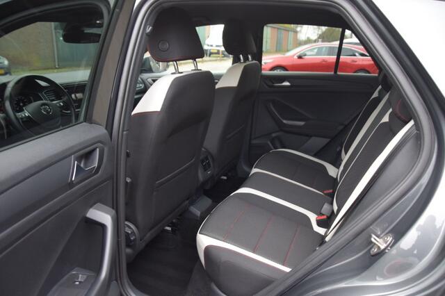 Volkswagen T-Roc 1.5 TSI 150PK SPORT! TREKHAAK/ADAP.CRUISE/LED
